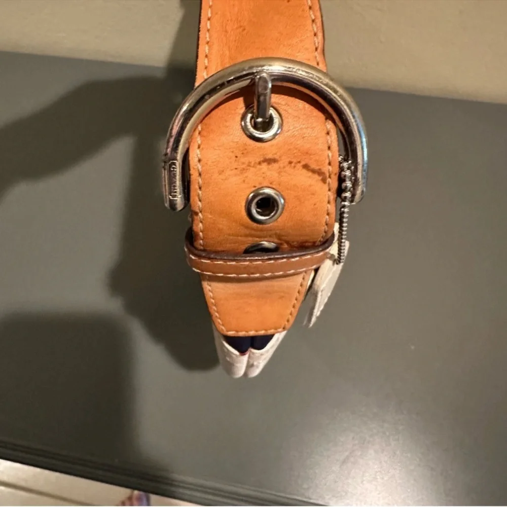 Vintage Y2K Coach SoHo mini Hobo
Navy and White style 4431 (2004) - Picture 8 of 14